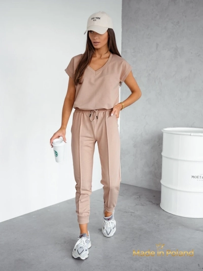 Beež V-kaelusega Livia Komplekt