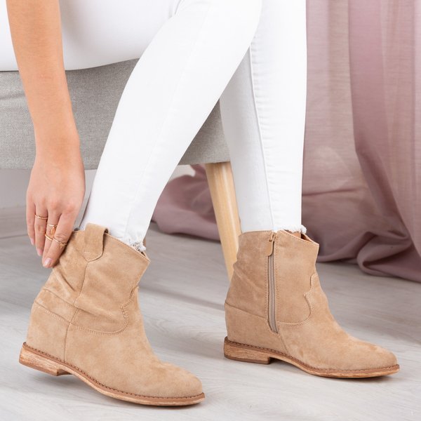 Cowboy boots on heels in beige Brunoki - Footwear