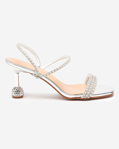 Hõbedase lakiga madala kontsaga sussid Lakopi - Jalatsid