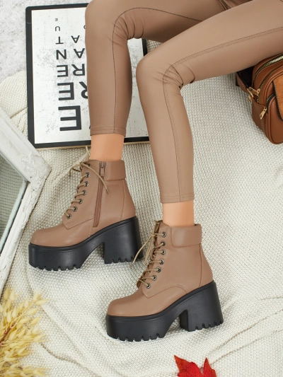 Женские ботинки из экозамши на каблуке и платформе Tavlissa