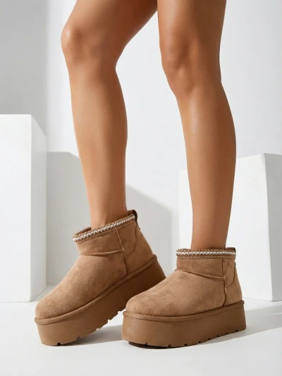 Royalfashion Naiste lühikesed saapad a'la lumesaapad Xoalla