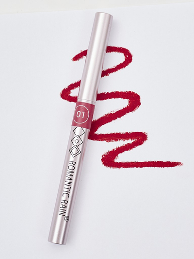 Lip pencil in the color Peach Pie