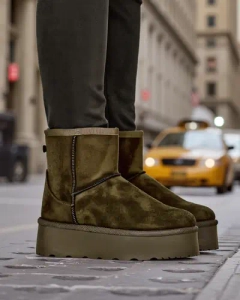 dark green