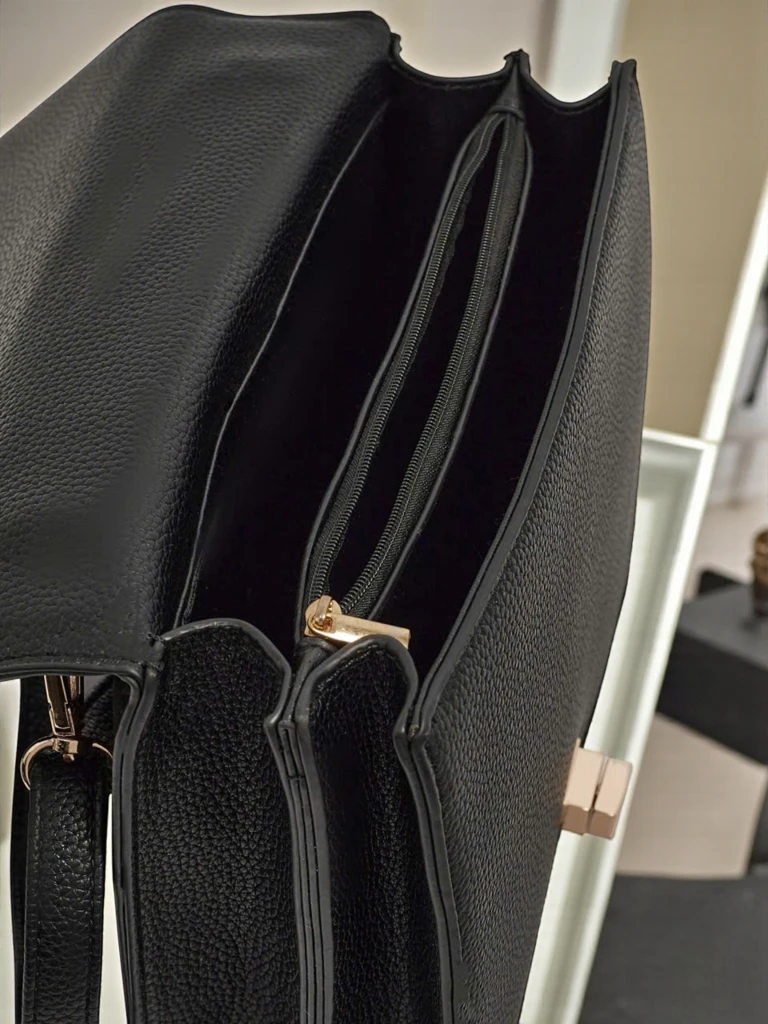 Маленькая женская сумочка из эко-кожи Karelia