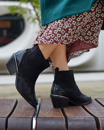 Black cowboy boots on a low post Zirras- Footwear