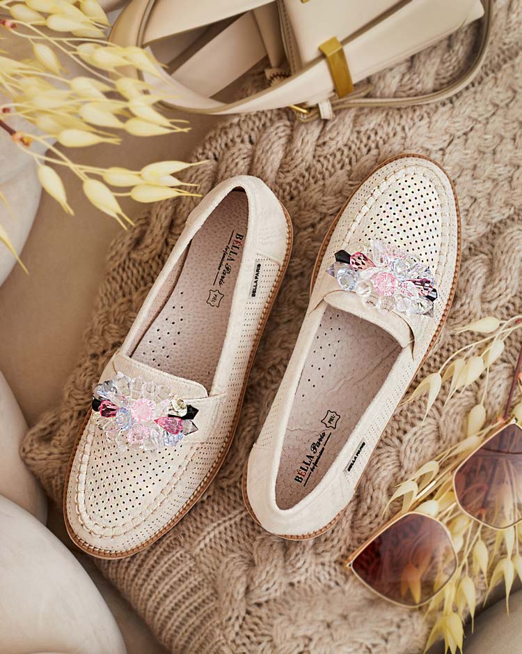 Royalfashion Мокасины с разноцветными камнями Restea