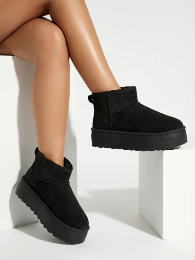 Naiste poolsaapad Luna mustad nahast elegantsed sügiseks