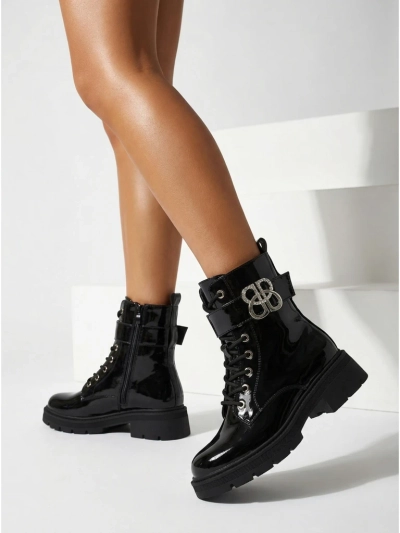 Lakitud ökonahast naiste poolsaapad Veuli