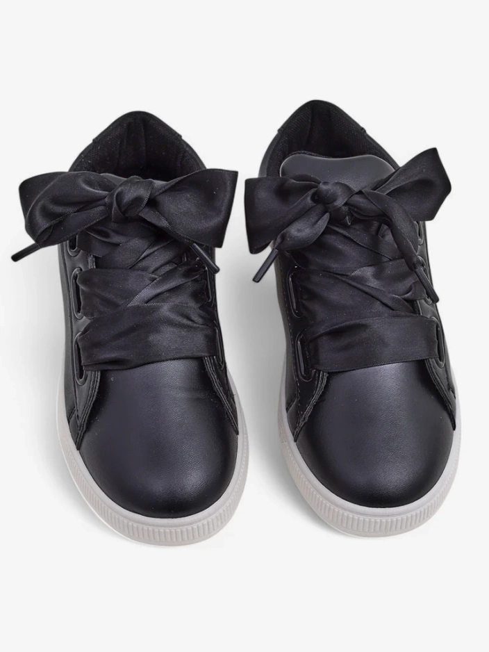 Royalfashion Women's eco-leather sneakers with decorative laces Etti