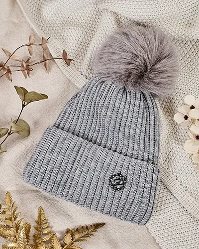 Royalfashion Wumeen's insulated hat with pompom