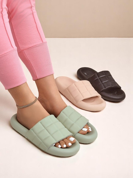 Royalfashion Женские шлепанцы на плоской подошве Quilt Walk