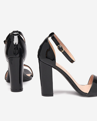 Mustad naiste sandaalid kõrgemal postil Rosdoo- Jalatsid