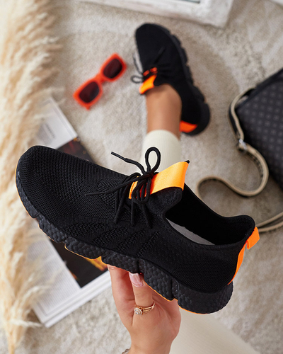 Черные женские кроссовки с оранжевыми вставками Bommgi