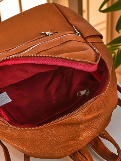 Callista Królewska Moda women's backpack made of brown A4 eco-leather with zipper