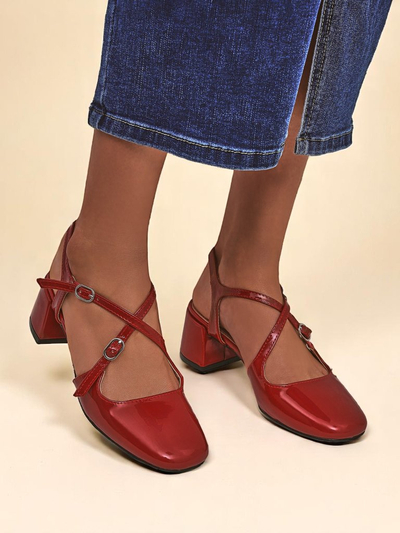 Royalfashion Женские туфли-лодочки на низком каблуке с декоративными ремешками Lollita