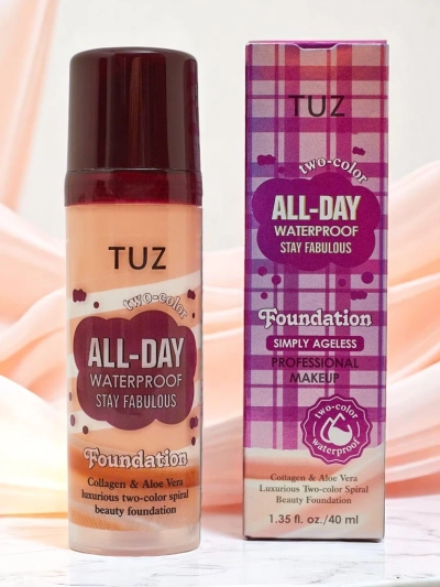 Moisturizing two-tone face foundation with collagen Beige