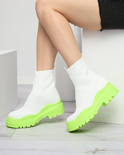 Valged ja rohelised lameda kontsaga naiste saapad Seritis - Jalatsid