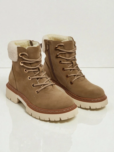 Naiste karvase voodriga matkasaapad Tessara