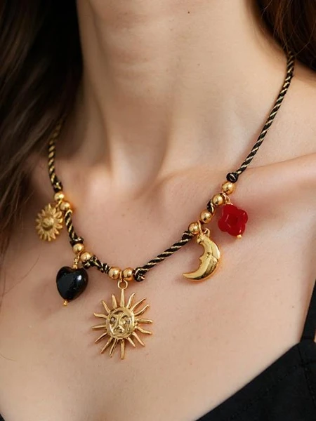 Колье Solaria Lunae Aurelia – с подвесками в виде солнца и луны