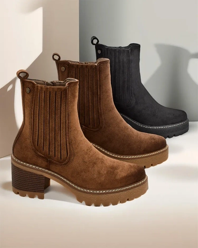 Fo-royalfashion Eco-suede nyrin's bots on a itay by Segiag