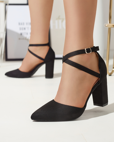 Black women's pumps on a post Amagy- Footwear