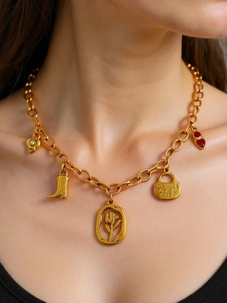 Aurelia Charis kaelakee boho stiilis ripatsitega