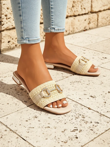 Royalfashion Naiste punutud kaunistusega plätud Aeterna