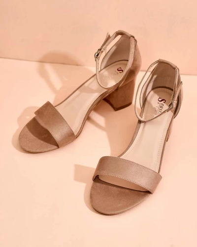 Royalfashion Naiste Post Solefos Sandaalid