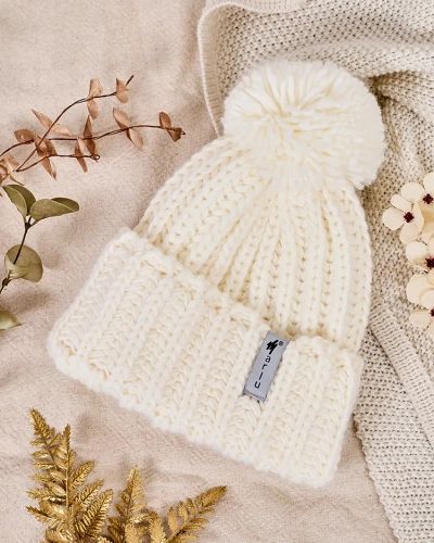 Royalfashion Les keenandrif women's hat with pompom