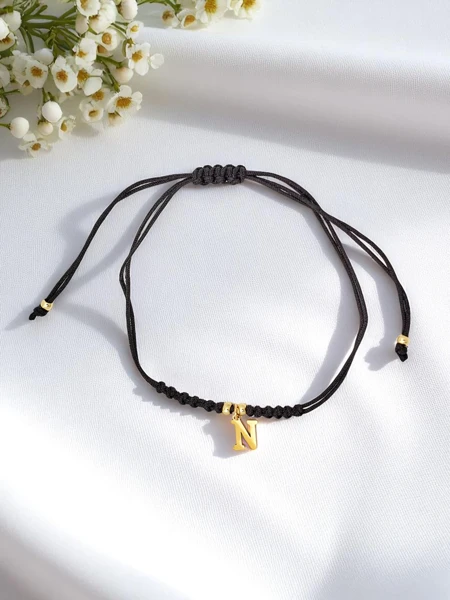 Женский браслет с буквой N