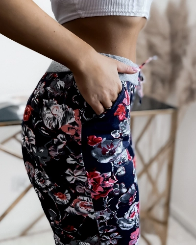 Women's 3/4 shorts in navy blue and flowers PLUS SIZE - Clothing