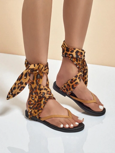 Royalfashion Women's flip-flops with a decorative strap Safari Sweet