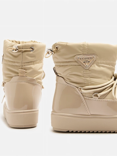 Royalfashion Women's slip-on boots a'la snow boots in light brown Vevnose