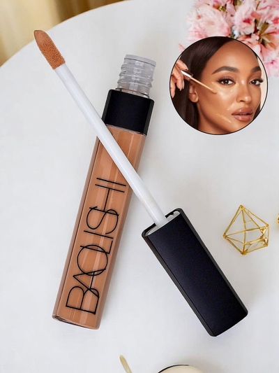 Face concealer in shade Light