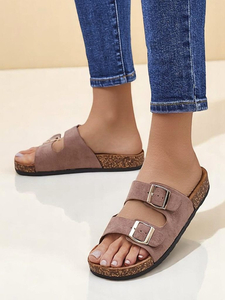 коричневый