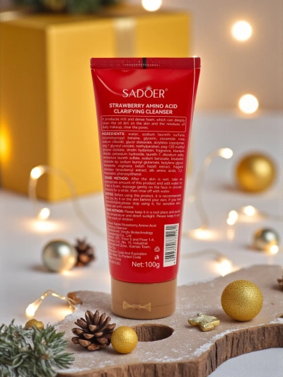 Sadoer Strawberry and Amino Acid Cleansing Face Wash
