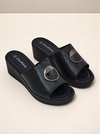 Royalfashion Женские босоножки на танкетке Elira