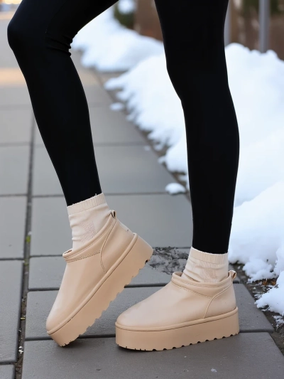 Royalfashion Women's short boots a'la snow boots Ozozi