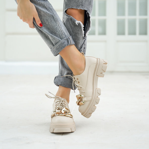 Бежевые закрытые туфли на тракторной подошве Eqoia