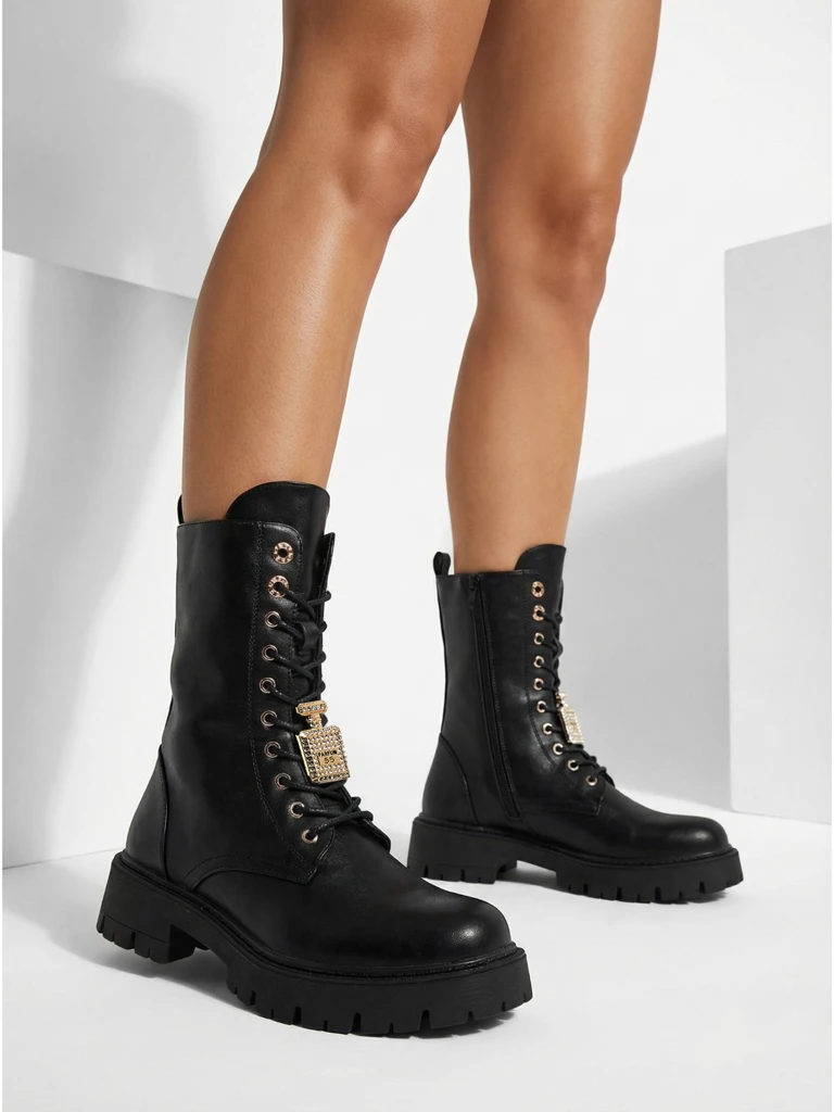 Женские ботинки Venit из экокожи на шнуровке