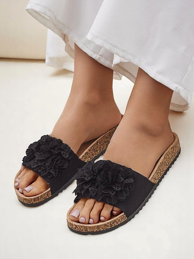 Royalfashion naiste sandaalid lilleaktsentidega Occes