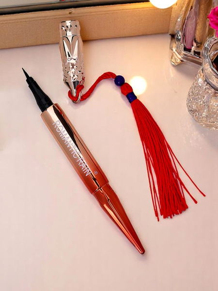 Romantic Rain Eyeliner in pen