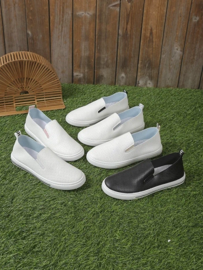 Royalfashion Naiste perforeritud libisevad kingad Eppes