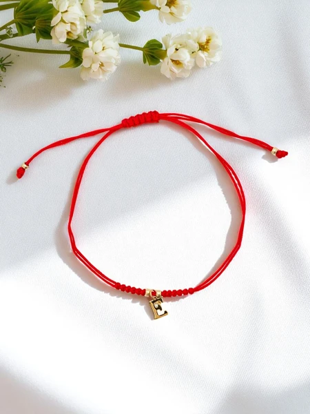 Women's bracelet with letter E