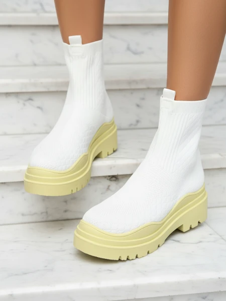 Elegant Women's Lime Vintage Style Shoes