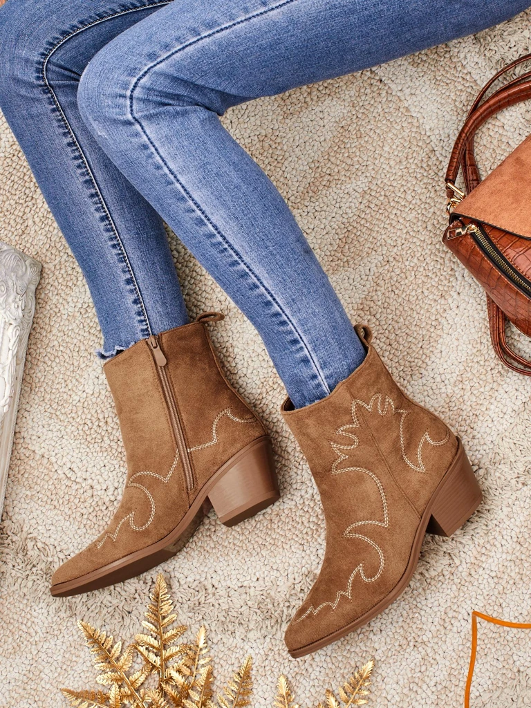 Velvet Ash naiste kauboistiilis poolsaapad – kontsaga