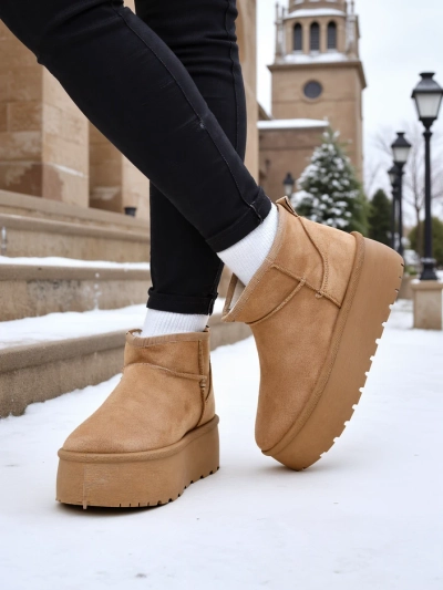 Royalfashion Women's platform snow boots a'la Dagodo