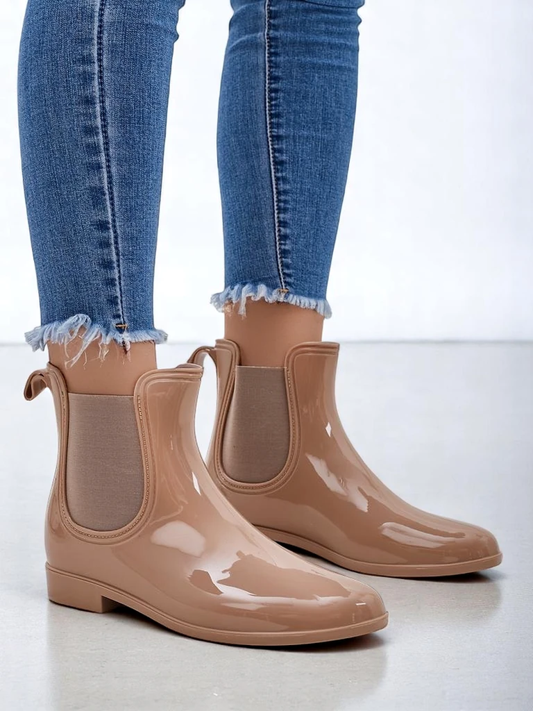 Royalfashion Naiste lakitud kummists saapad Seris