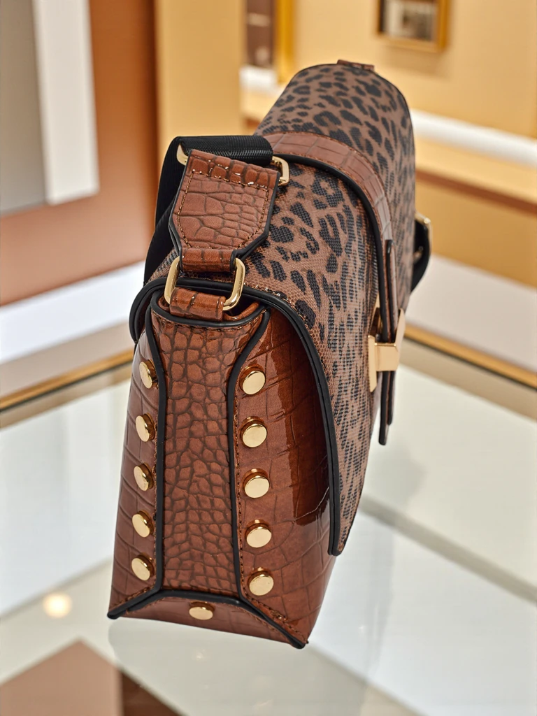 Lakitud väike naiste öko-nahast käekott Panthere Mist