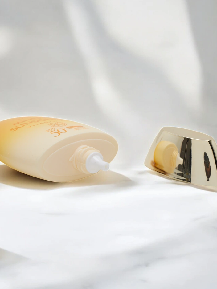 Ushah Sunscreen with Vitamin C 50 SPF 60g